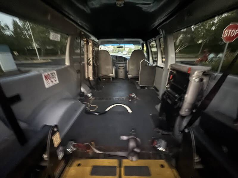 2003 Ford E-Series E-250