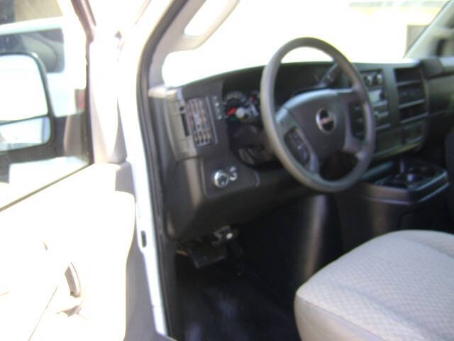 2017 GMC Savana 2500