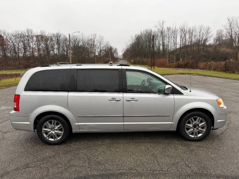 2008 Chrysler Town and Country Limited