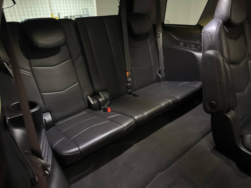 2019 Cadillac Escalade Standard