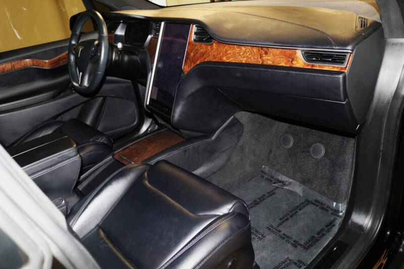 2020 Tesla Model X Long Range