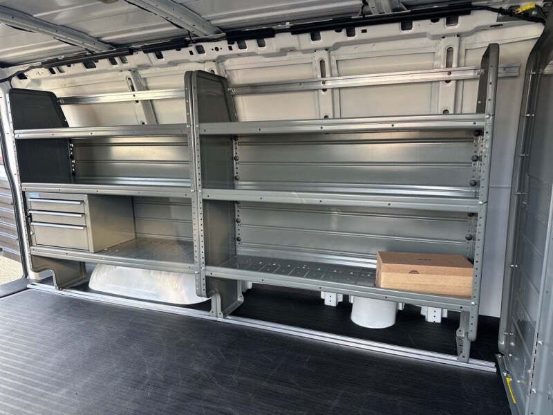 2025 Chevrolet Express 2500