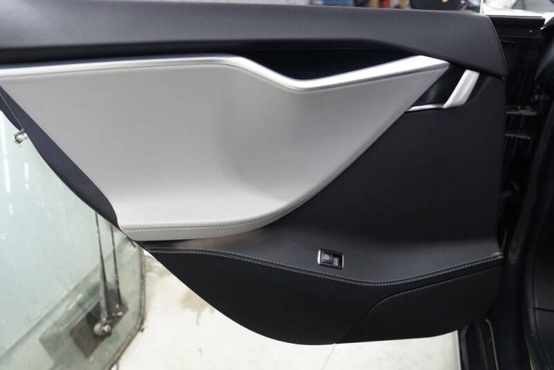 2015 Tesla Model S