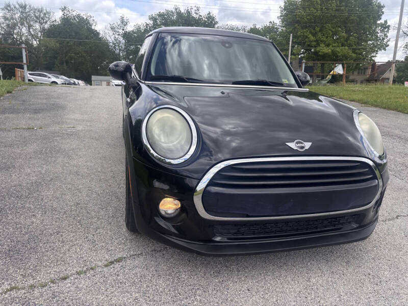 2017 MINI Cooper Base's photo