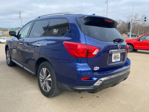 2020 Nissan Pathfinder SV