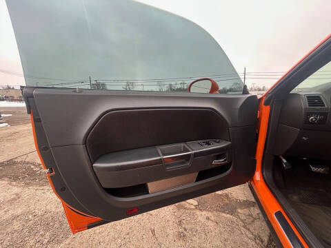 2012 Dodge Challenger SXT Plus