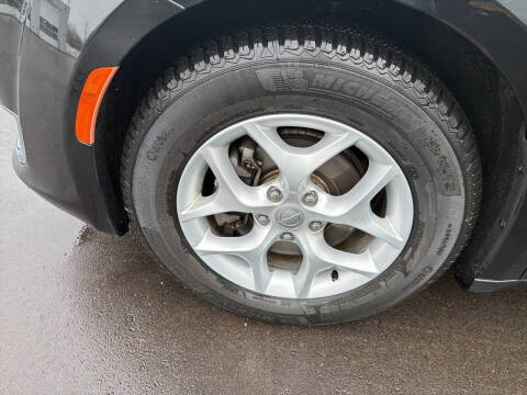 2017 Chrysler Pacifica Touring-L Plus