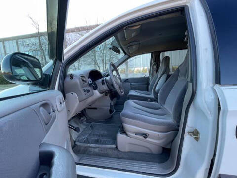 2003 Dodge Caravan SE