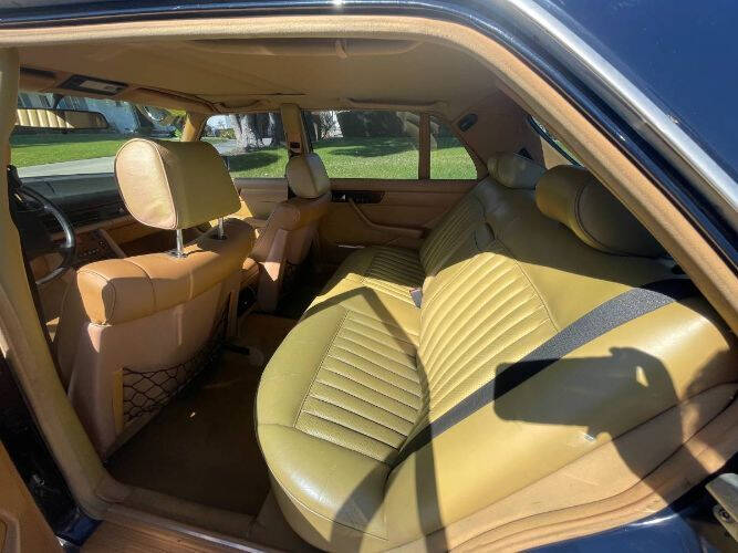 1986 Mercedes-Benz 560-Class 560 SEL