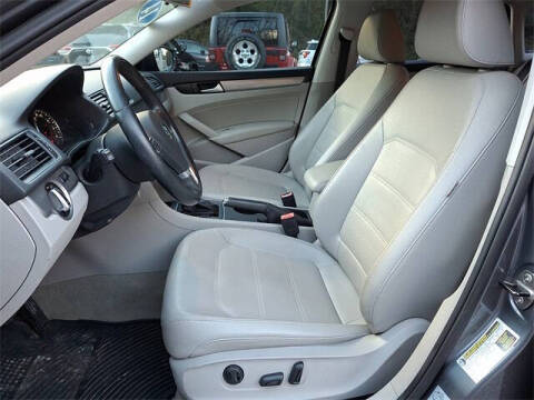 2014 Volkswagen Passat 1.8T S PZEV