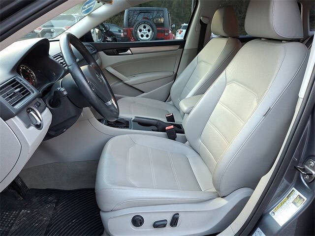 2014 Volkswagen Passat 1.8T S PZEV