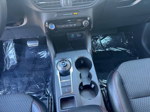 2023 Ford Escape ST-Line Select