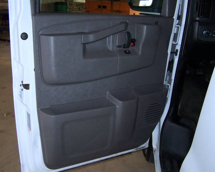 2017 Chevrolet Express LT 2500