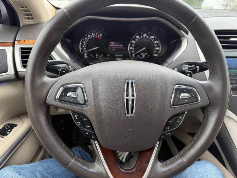 2016 Lincoln MKZ