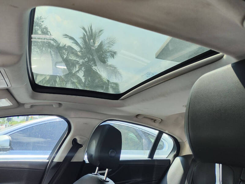 2017 Jaguar XE 25t Premium