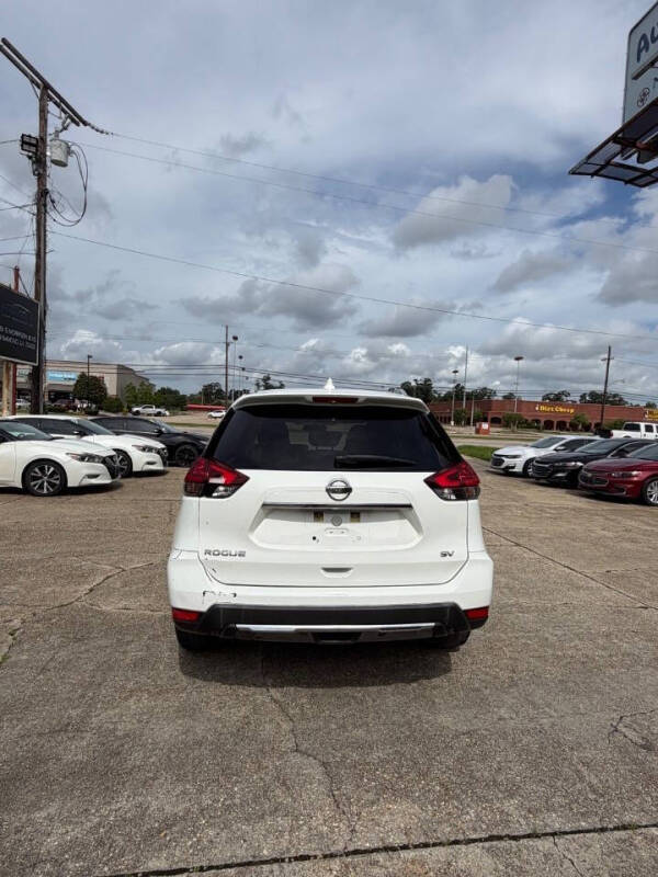 2018 Nissan Rogue SV