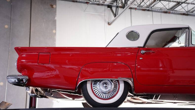 1957 Ford Thunderbird