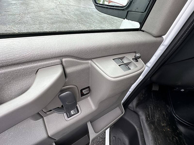 2025 Chevrolet Express 2500