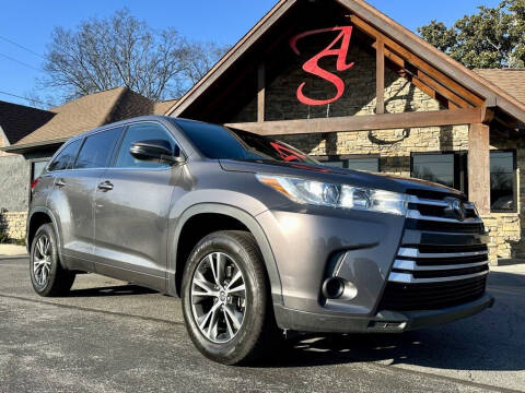 2018 Toyota Highlander for sale at Auto Solutions in Maryville TN