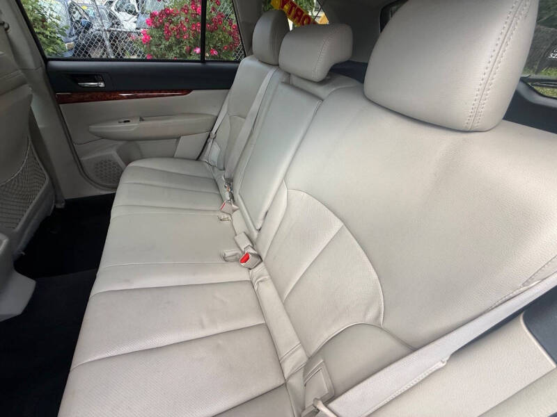 2010 Subaru Outback 2.5i Limited