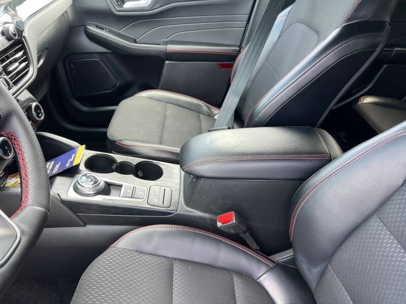 2025 Ford Escape ST-Line Select