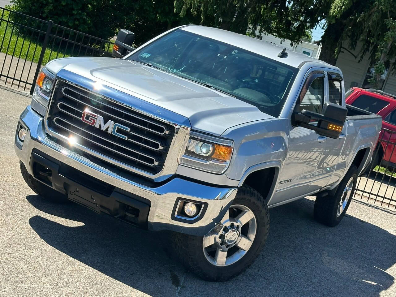 Silver 2017 GMC Sierra 2500HD SLE Double Cab SB 4WD Pickup Truck Four-Wheel Drive 6-Speed Automatic
