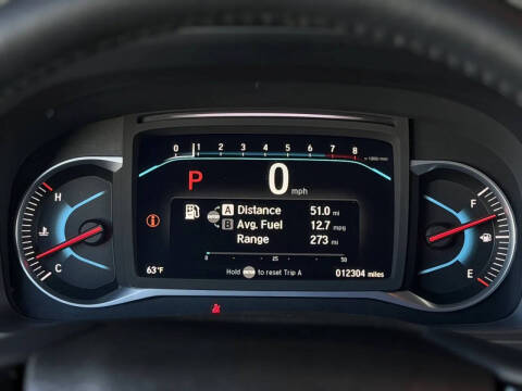 2022 Honda Pilot Touring w/Rear Captain's Chairs