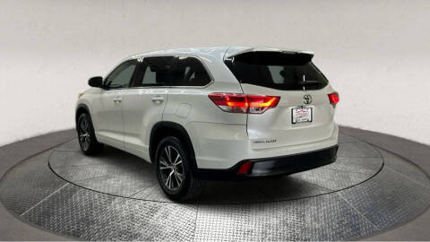 2017 Toyota Highlander LE