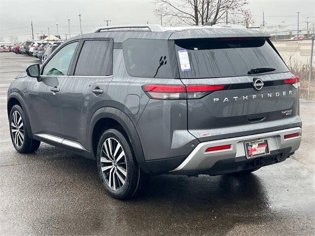 2025 Nissan Pathfinder Platinum