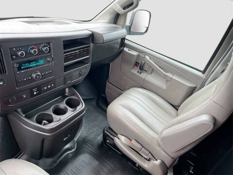 2024 GMC Savana 2500