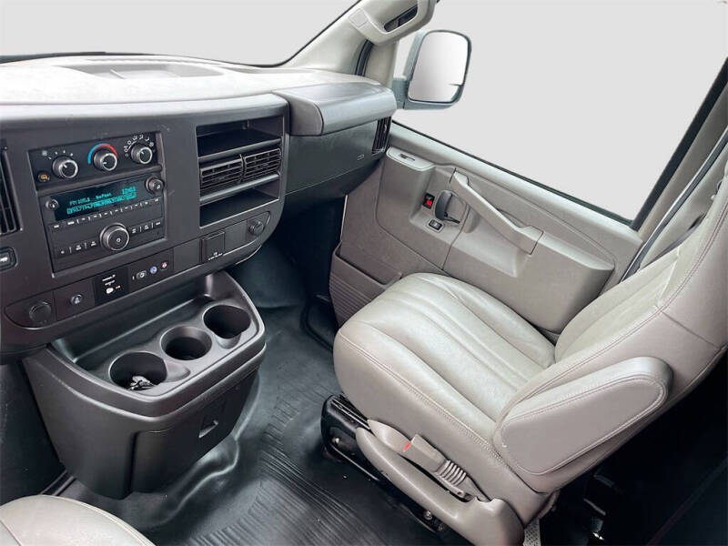 2024 GMC Savana 2500