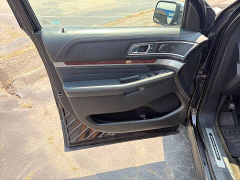 2017 Ford Explorer Platinum