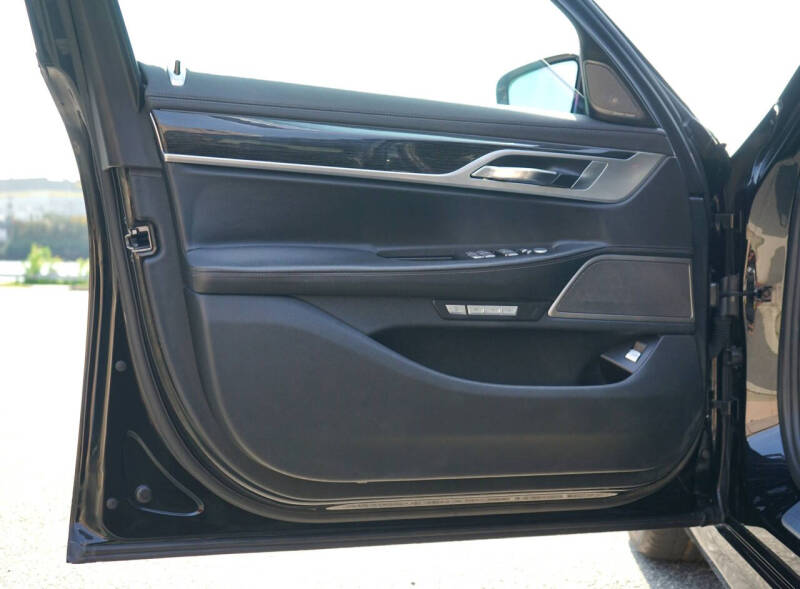 2018 BMW 7 Series 740i