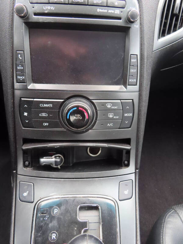 2012 Hyundai Genesis Coupe 3.8 Track