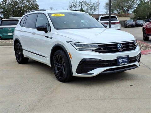 2023 Volkswagen Tiguan SE R-Line Black