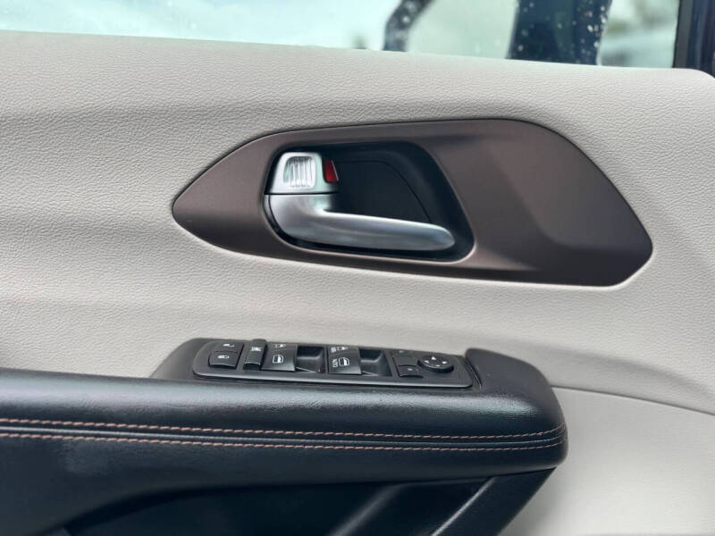 2018 Chrysler Pacifica Touring L