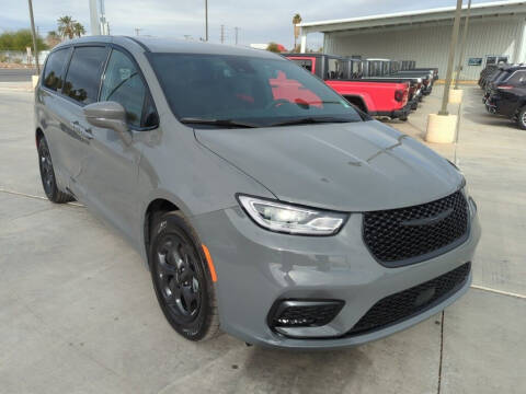2022 Chrysler Pacifica Hybrid for sale at Finn Auto Group in Blythe CA