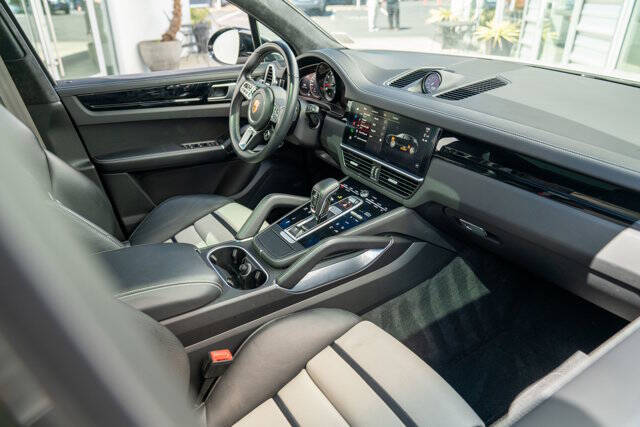 2022 Porsche Cayenne Turbo