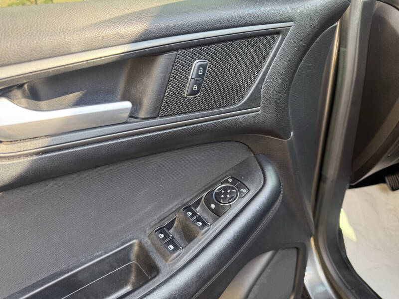 2016 Ford Edge SE