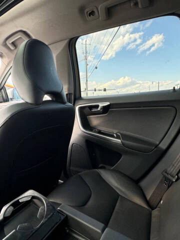 2016 Volvo XC60 T5 Drive-E Premier