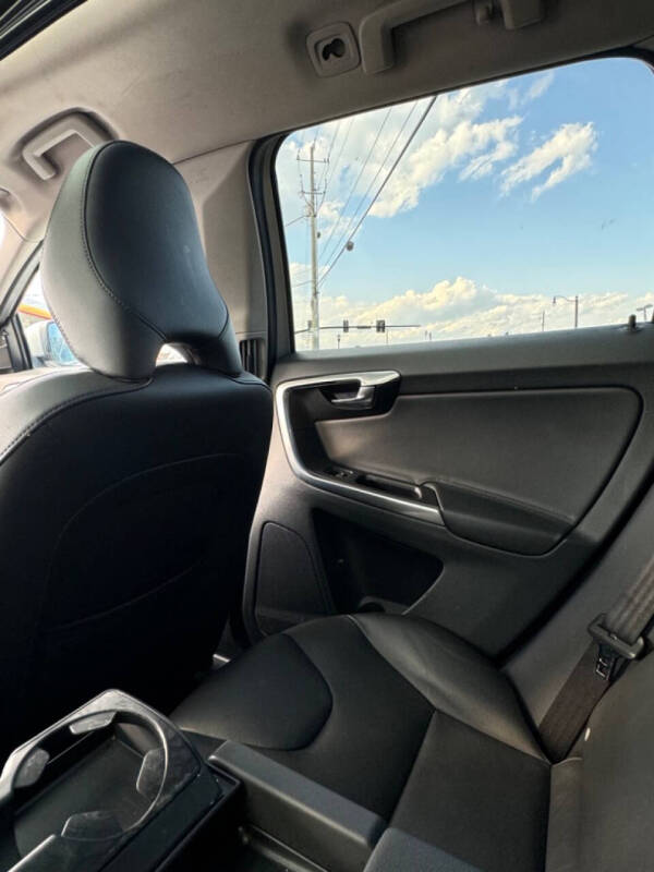 2016 Volvo XC60 T5 Drive-E Premier