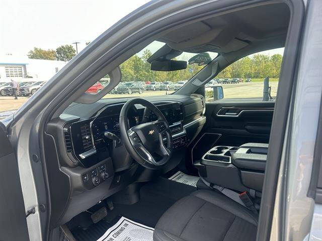 2024 Chevrolet Silverado 1500 LT