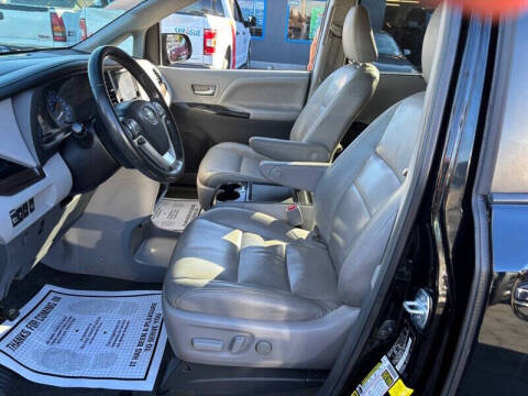 2017 Toyota Sienna XLE 7-Passenger