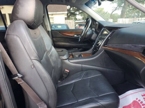 2017 Cadillac Escalade Standard