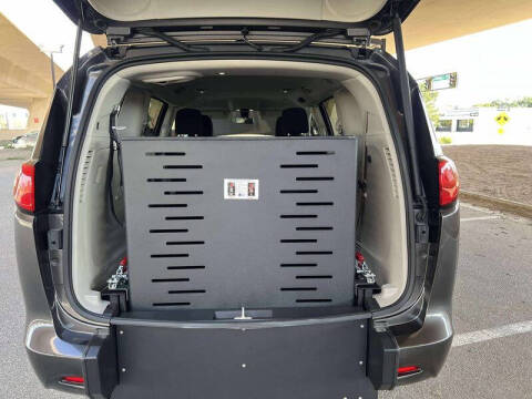 2022 Chrysler Voyager LX