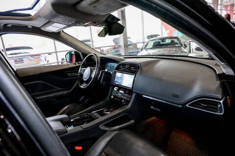 2019 Jaguar F-PACE 25t R-Sport