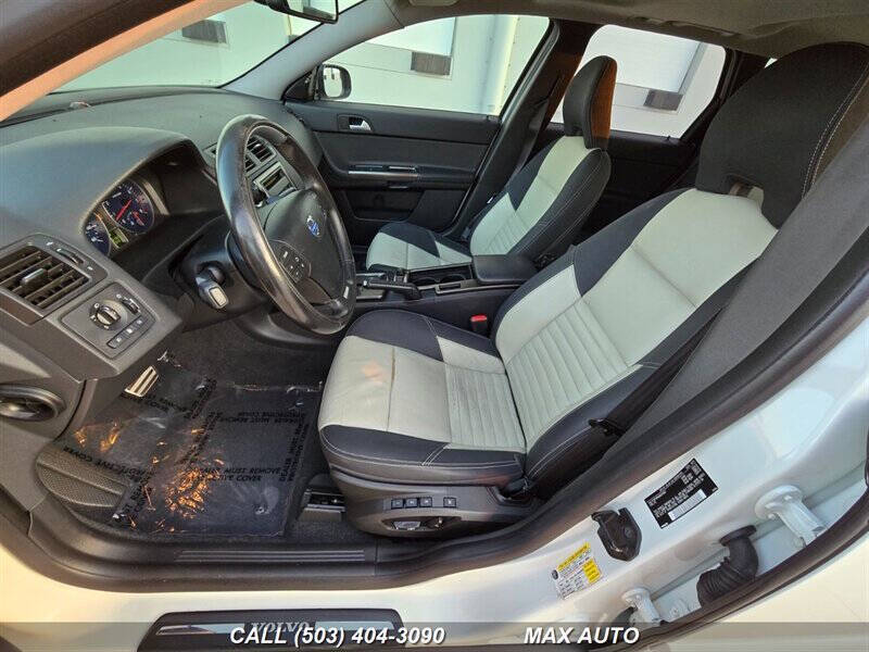 2011 Volvo V50 T5 R-Design