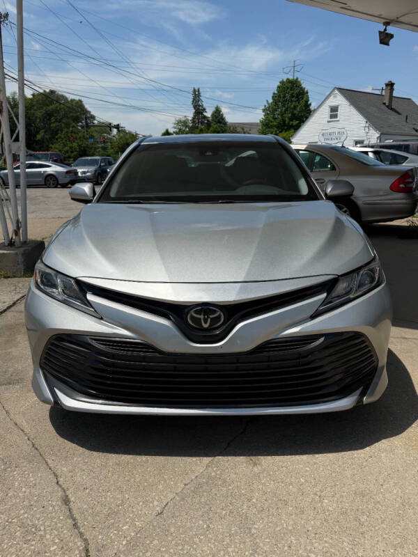Used 2018 Toyota Camry L with VIN 4T1B11HK9JU649223 for sale in Hilliard, OH