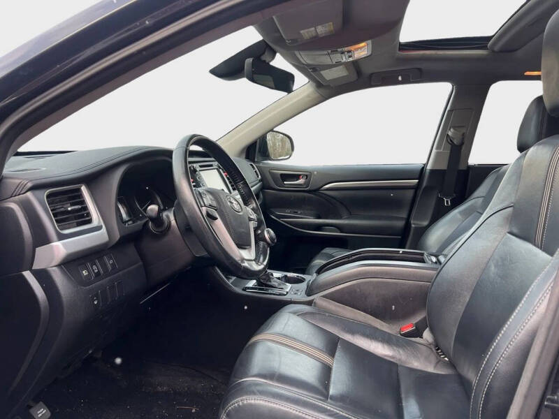 2017 Toyota Highlander SE