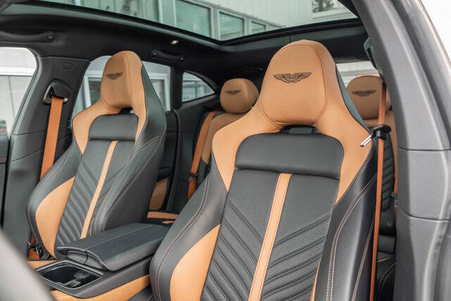 2023 Aston Martin DBX 21